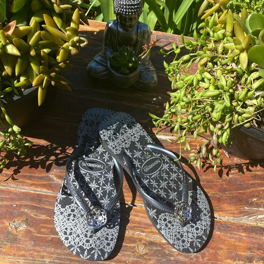 Havana slim flip-flops with silver medal flower🌼